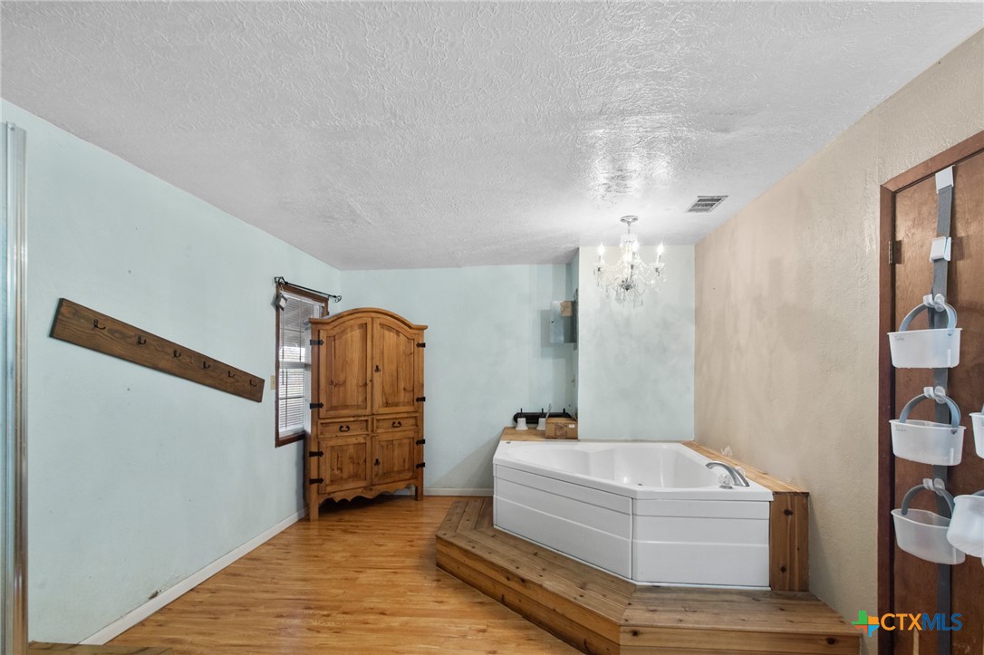 1720 Lower Mission Valley Road Victoria, TX 77905 - Photo 16 of 30 a living room with furniture