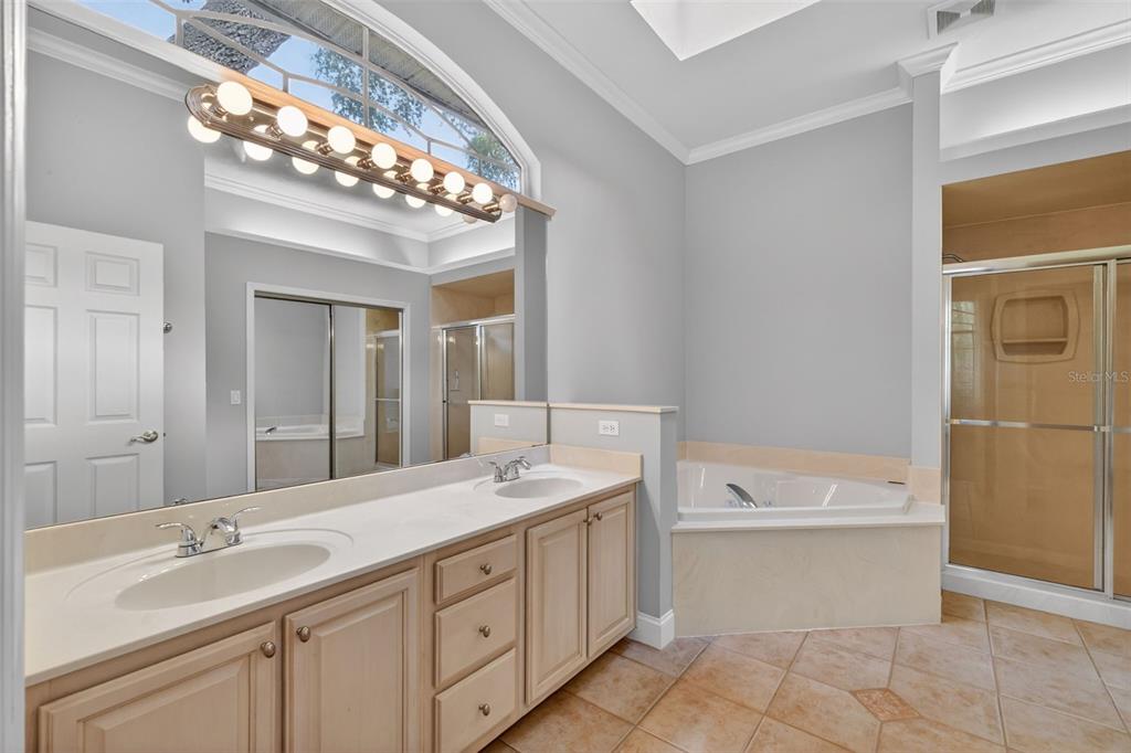 10370 Southwest 51 Lane Gainesville, FL 32608 - Photo 18 of 34