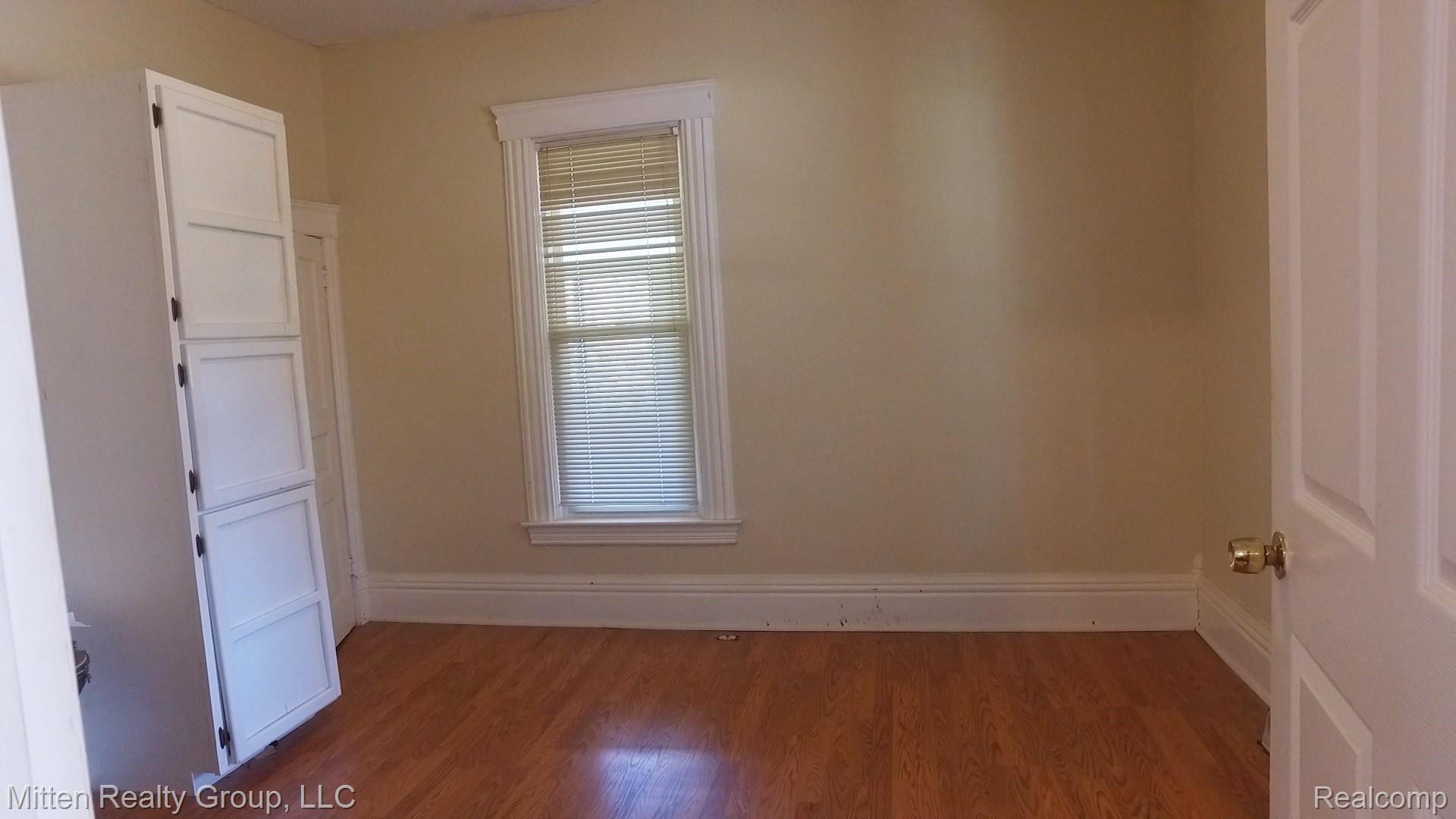 2086 South Elba Road Lapeer, MI 48446 - Photo 28 of 51 17 Office or Bedroom.jpg