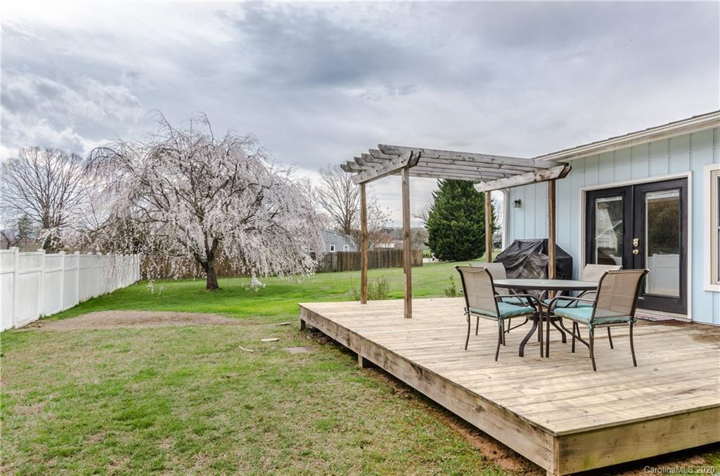 343 Watson Road Arden, NC 28704 - Photo 7 of 40 Gallery Image 7