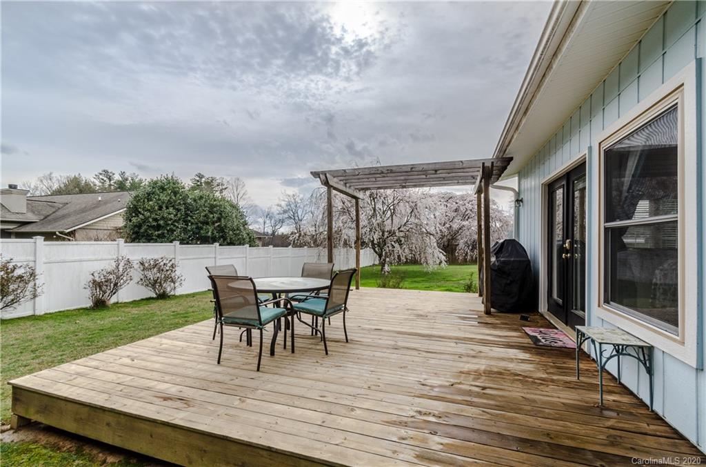 343 Watson Road Arden, NC 28704 - Photo 8 of 40 Gallery Image 8
