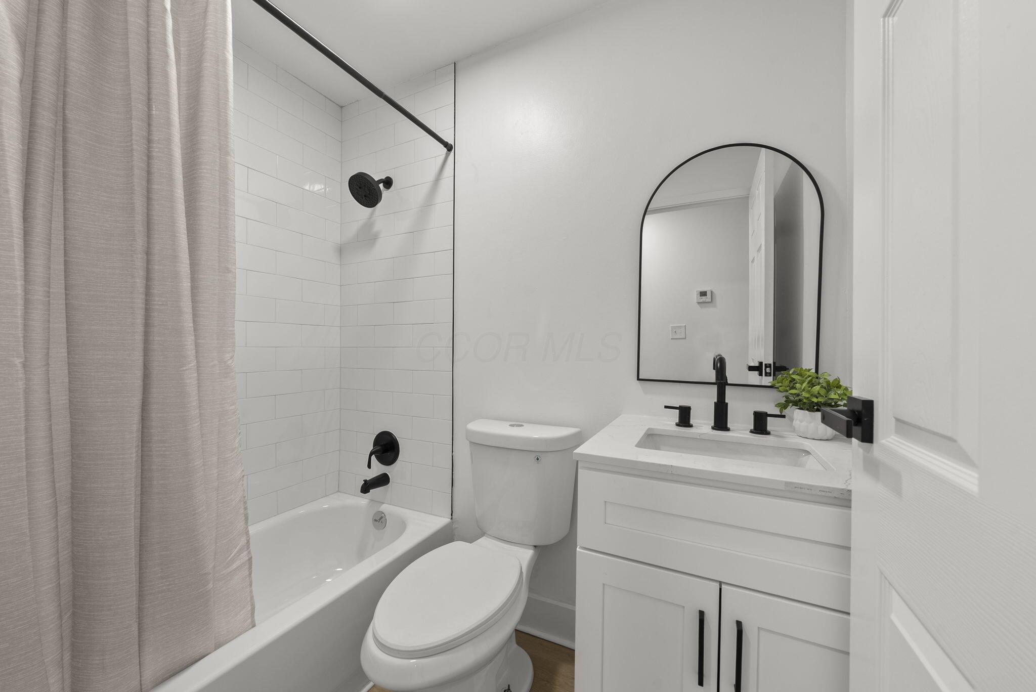1030 Dalehurst Road Columbus, OH 43219 - Photo 14 of 39 16-web-or-mls-DSC09556
