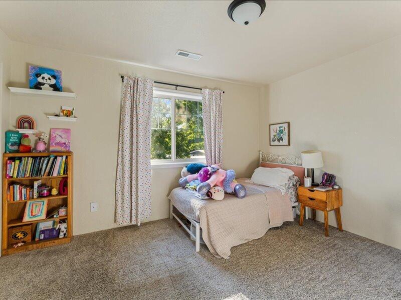 450 Midway Road, Unit 34 Medford, OR 97501 - Photo 14 of 17 17-INT (11 of 11)