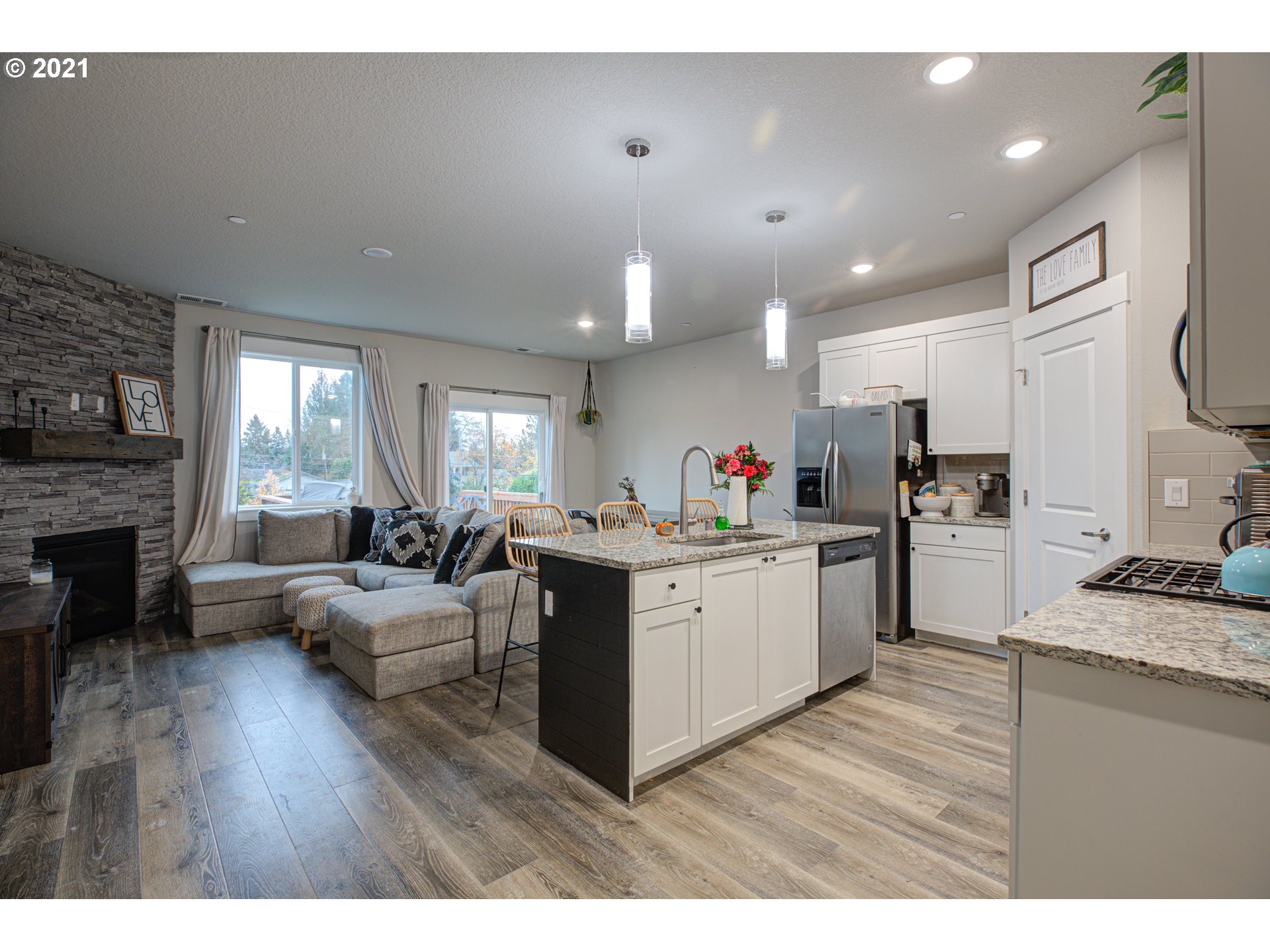 2370 North R Street Washougal, WA 98671 - Photo 5 of 32 Gallery Image 5
