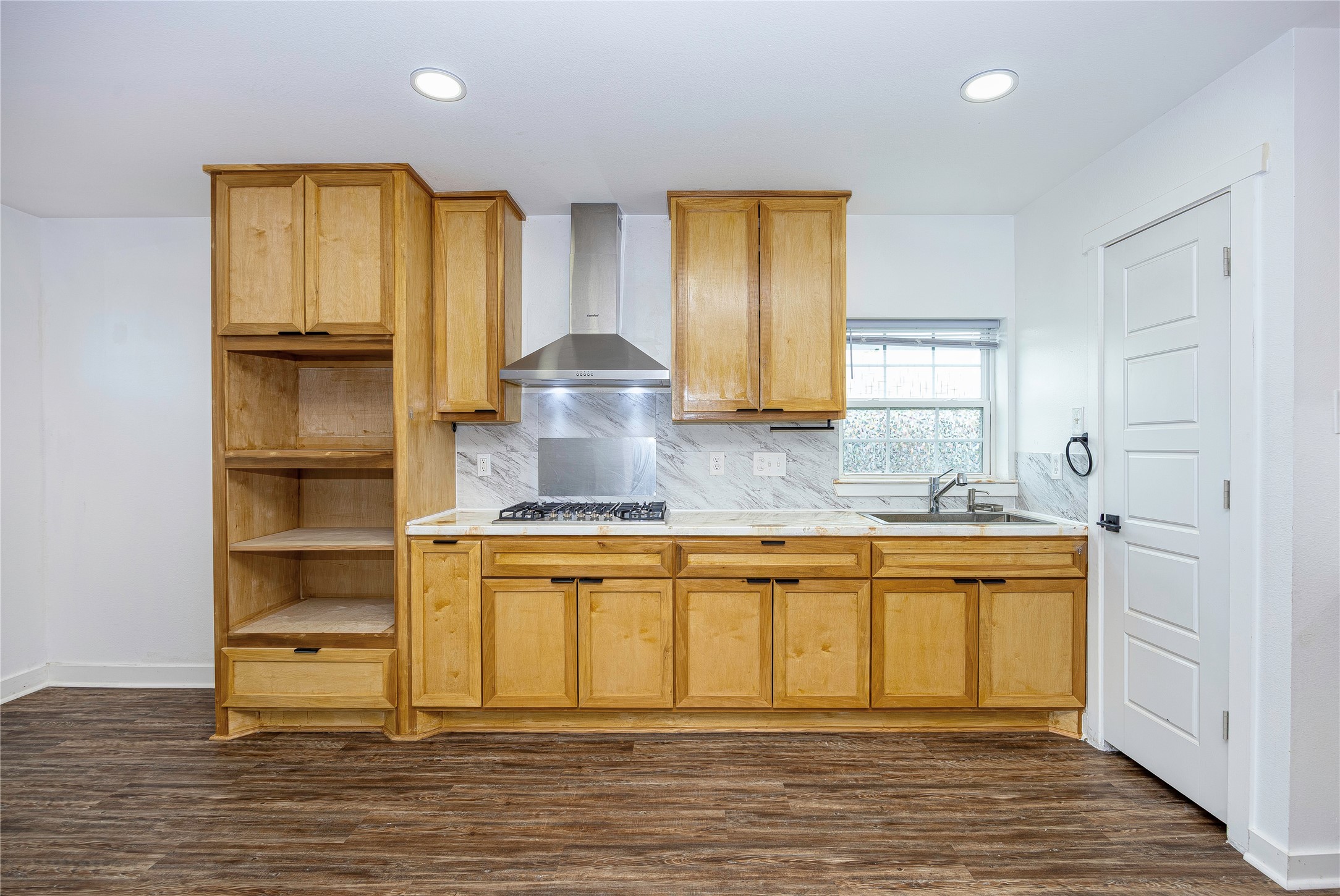 10930 Exeter Street, Unit B Houston, TX 77093 - Photo 5 of 32 Gallery Image 5