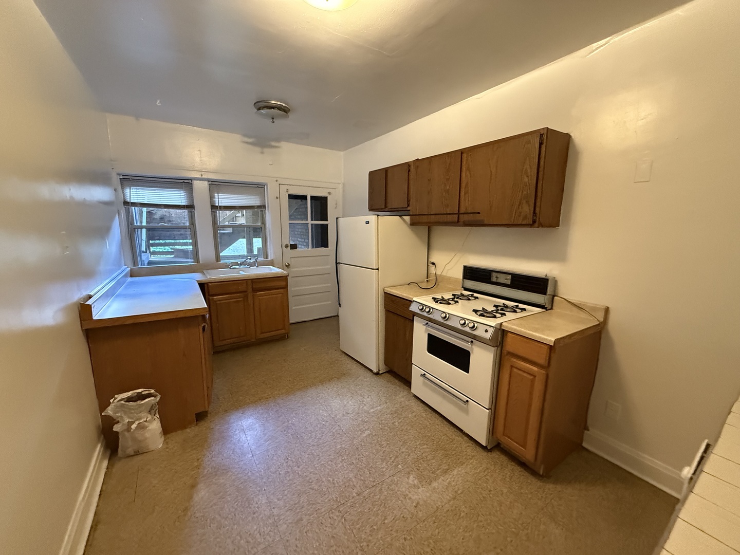 3146 South Harlem Avenue, Unit 2D Riverside, IL 60546 - Photo 2 of 8