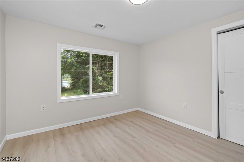 129 Owens Station Road Vernon, NJ 07461 - Photo 18 of 33