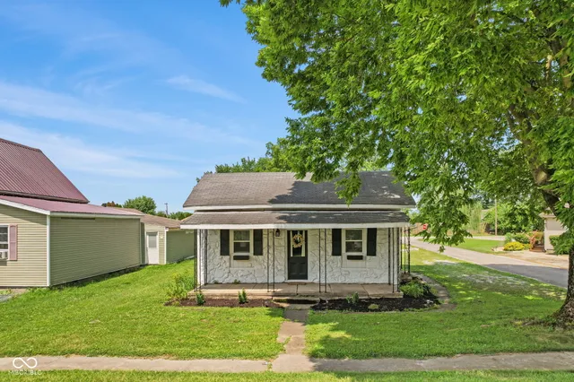 $179,900 | 403 Railroad Street, Elizabethtown, IN 47232