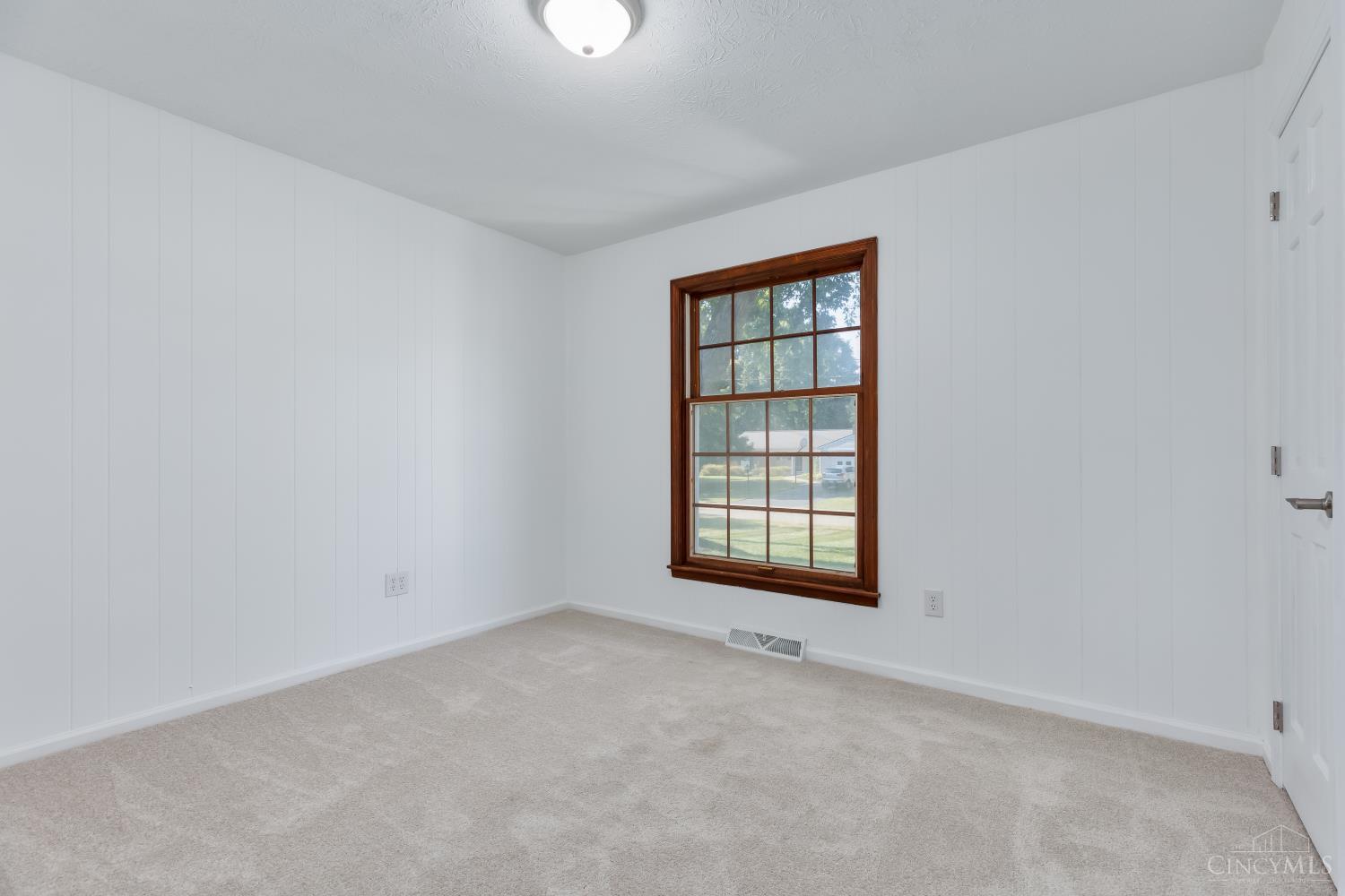 558 Lang Road Cincinnati, OH 45244 - Photo 18 of 49 Gallery Image 18
