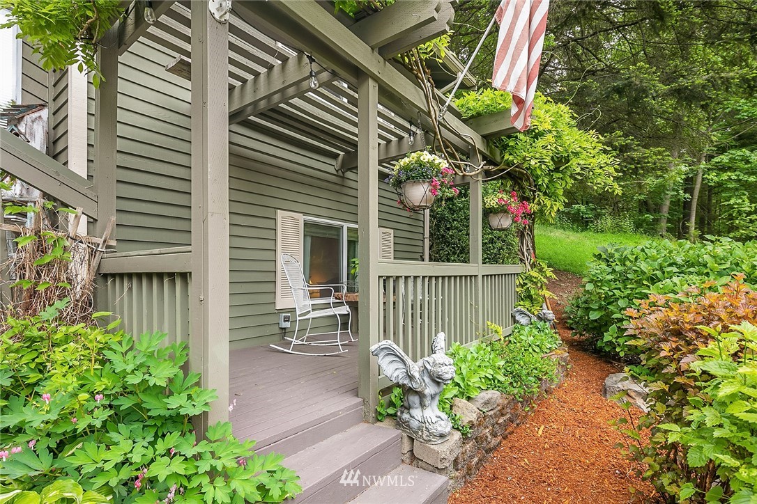14305 166th Place Southeast Renton, WA 98059 - Photo 3 of 34