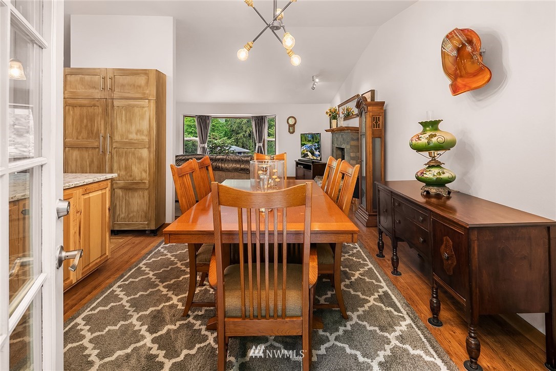 14305 166th Place Southeast Renton, WA 98059 - Photo 8 of 34