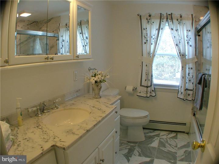 606 Westbourne Road West Chester, PA 19382 - Photo 17 of 25 Bathroom