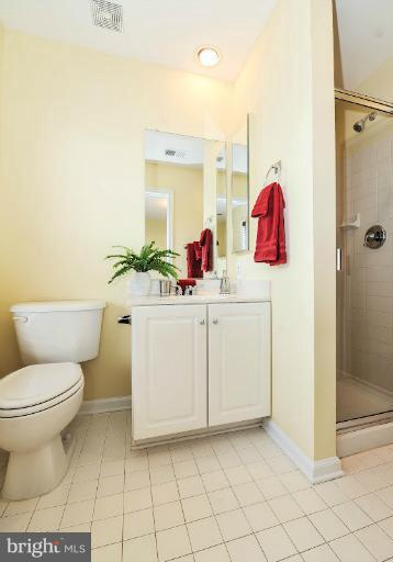 819 Capitol Square Place Southwest Washington, DC 20024 - Photo 13 of 30 Bath