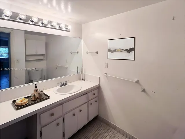 $650,000 | 1205 Mariposa Avenue, Unit 402, Coral Gables, FL 33146