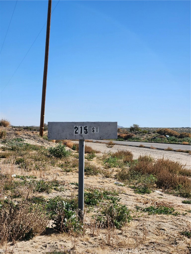 0 Vac/vic Avenue Lancaster, CA 93535 - Photo 1 of 4 a view of a ocean with a mountain