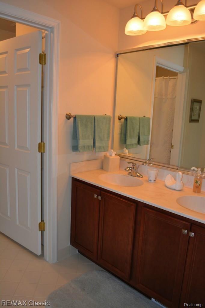 24855 Reeds Pointe Drive Novi, MI 48374 - Photo 22 of 29 BATH.jpg