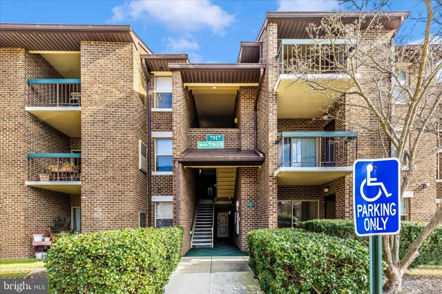 $1,550 | 7917 Coriander Drive, Unit 104, Gaithersburg, MD 20879