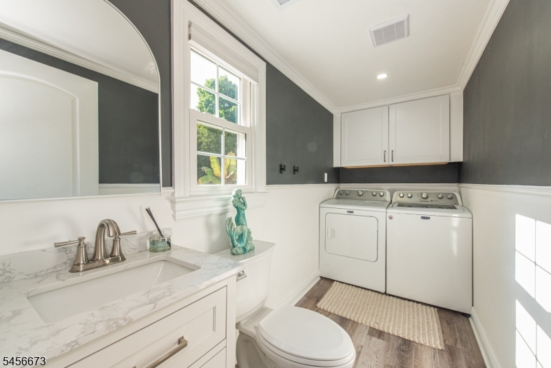 11 Martha Road Roseland, NJ 07068 - Photo 26 of 47 Gallery Image 26