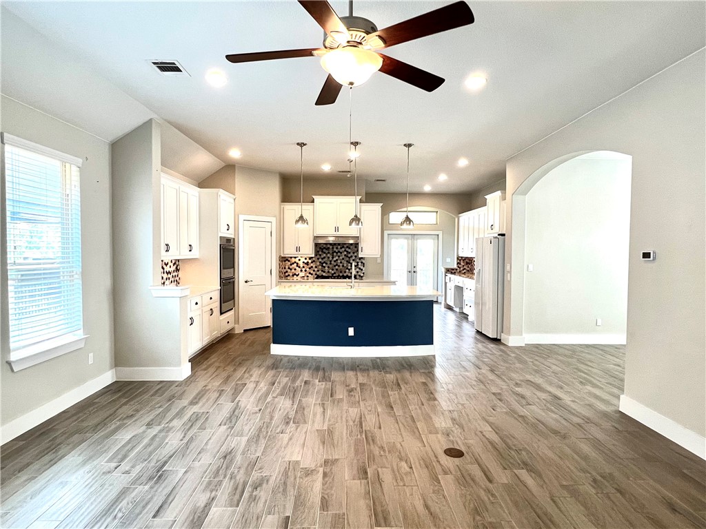 197 Santa Maria Street Georgetown, TX 78628 - Photo 9 of 25