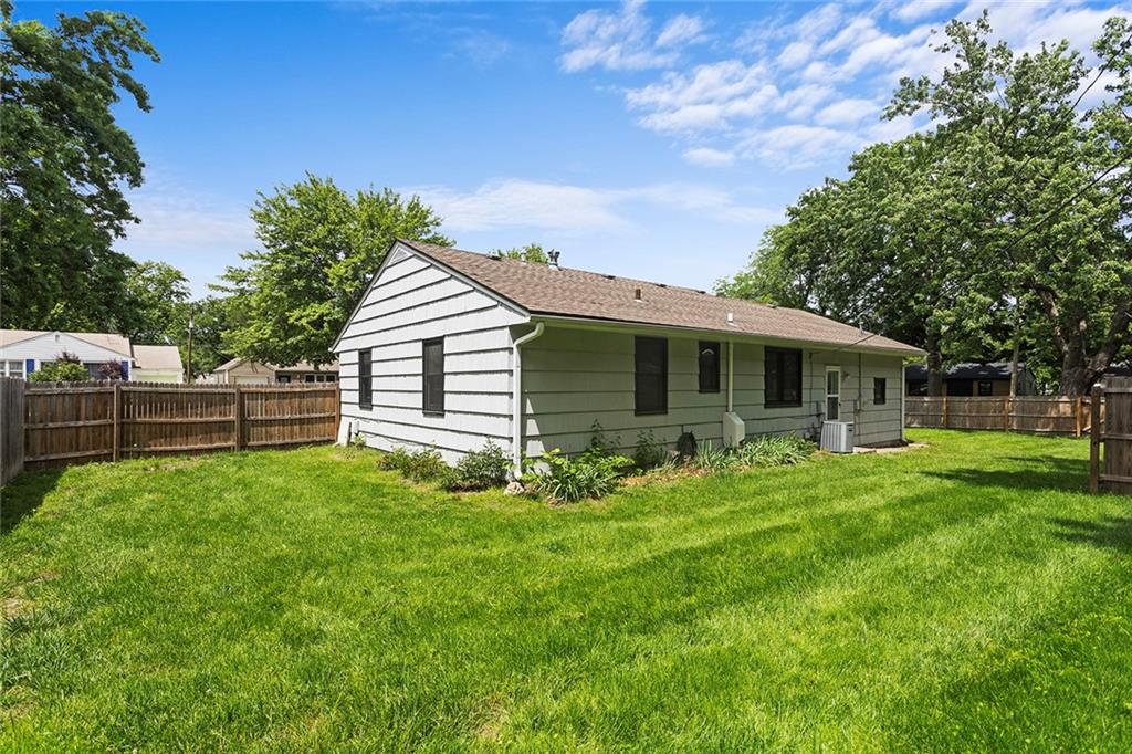 209 Northeast Maple Street Lee's Summit, MO 64063 - Photo 19 of 22