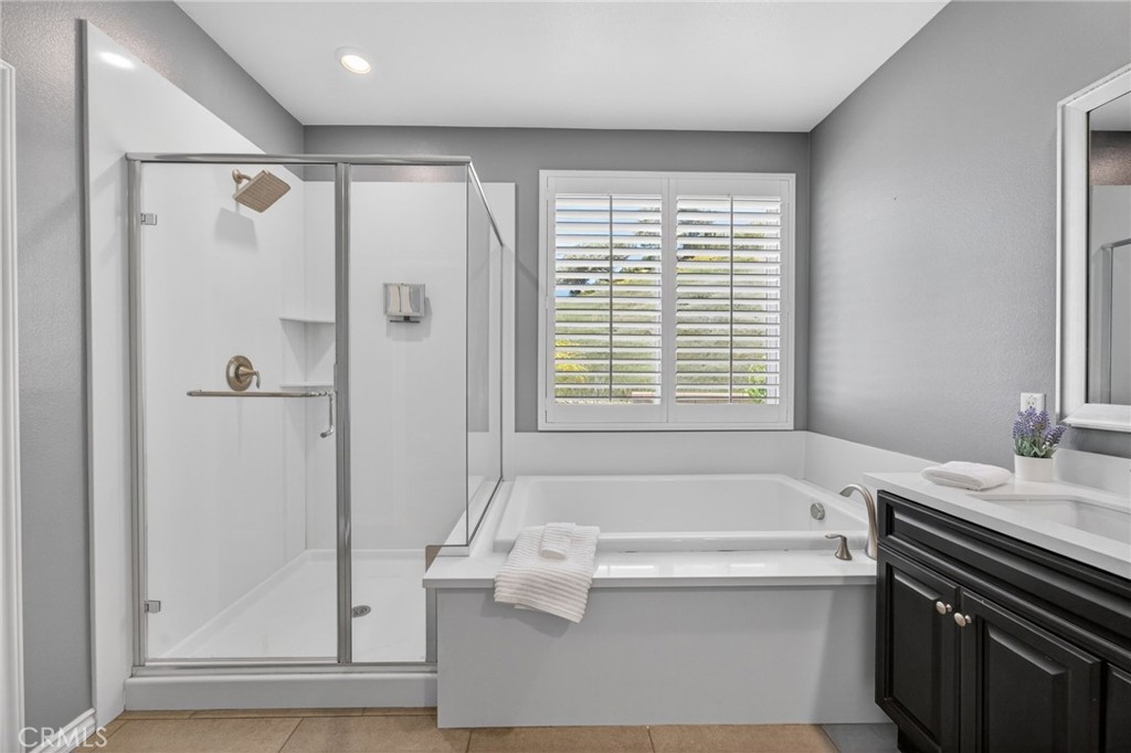 33320 Kilroy Road Temecula, CA 92592 - Photo 26 of 75 Primary Bath
