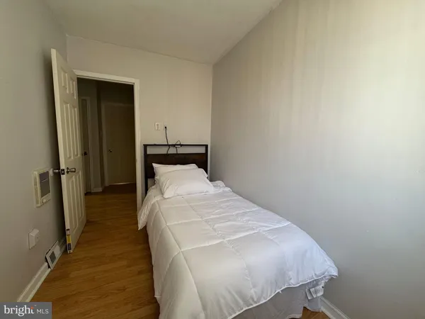 $2,600 | 2726 South 8th Street, Philadelphia, PA 19148