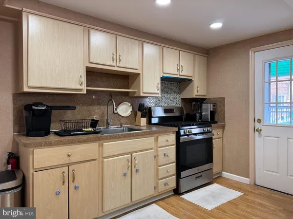 $2,600 | 2726 South 8th Street, Philadelphia, PA 19148