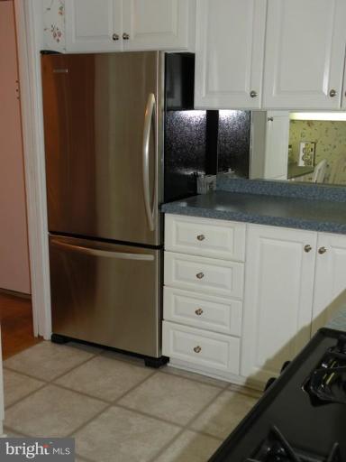 200 Cross Keys Road, Unit R49 Baltimore, MD 21210 - Photo 6 of 14 Kitchen #2