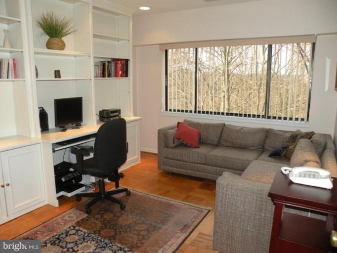 200 Cross Keys Road, Unit R49 Baltimore, MD 21210 - Photo 9 of 14 Bedroom #2