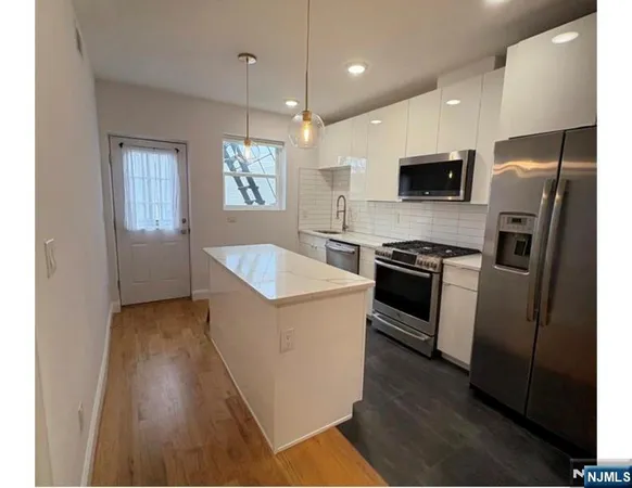 $3,200 | 223 Hancock Avenue, Unit 2, Jersey City, NJ 07307
