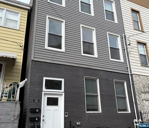 $3,200 | 223 Hancock Avenue, Unit 2, Jersey City, NJ 07307
