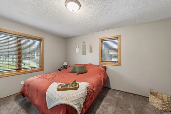 $400,000 | 2930 122nd Avenue Northwest, Coon Rapids, MN 55433