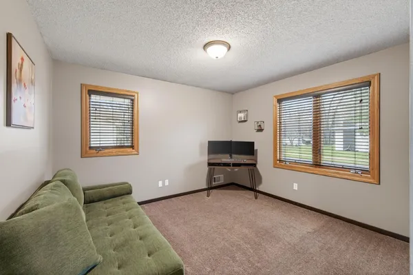 $400,000 | 2930 122nd Avenue Northwest, Coon Rapids, MN 55433