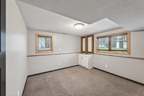 $400,000 | 2930 122nd Avenue Northwest, Coon Rapids, MN 55433