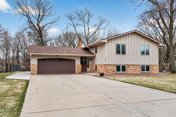 $400,000 | 2930 122nd Avenue Northwest, Coon Rapids, MN 55433