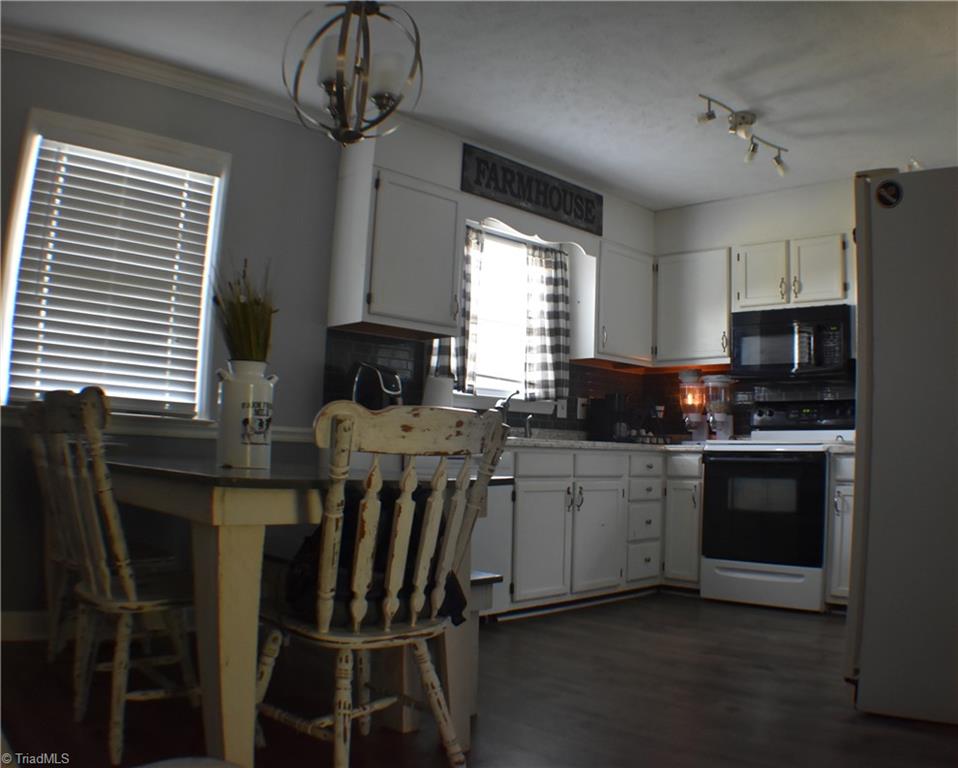109 Maple Ridge Drive King, NC 27021 - Photo 3 of 15