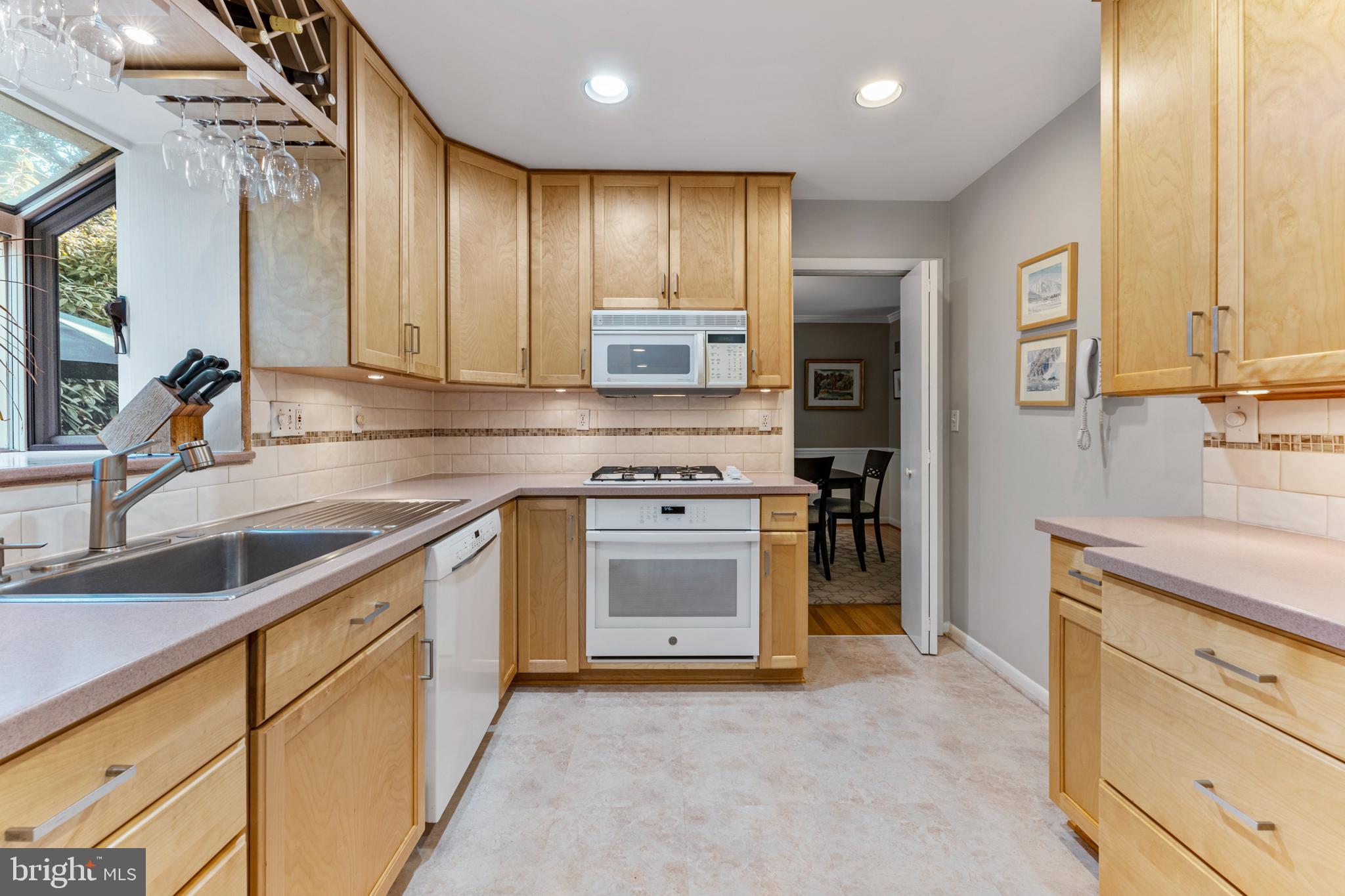 9520 Clement Road Silver Spring, MD 20910 - Photo 16 of 67