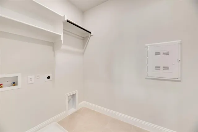 $399,990 | 537 Marcus Lane, Crowley, TX 76036