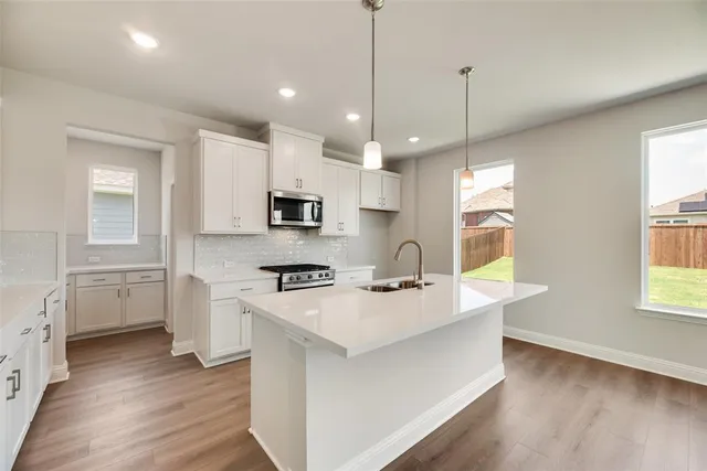 $399,990 | 537 Marcus Lane, Crowley, TX 76036