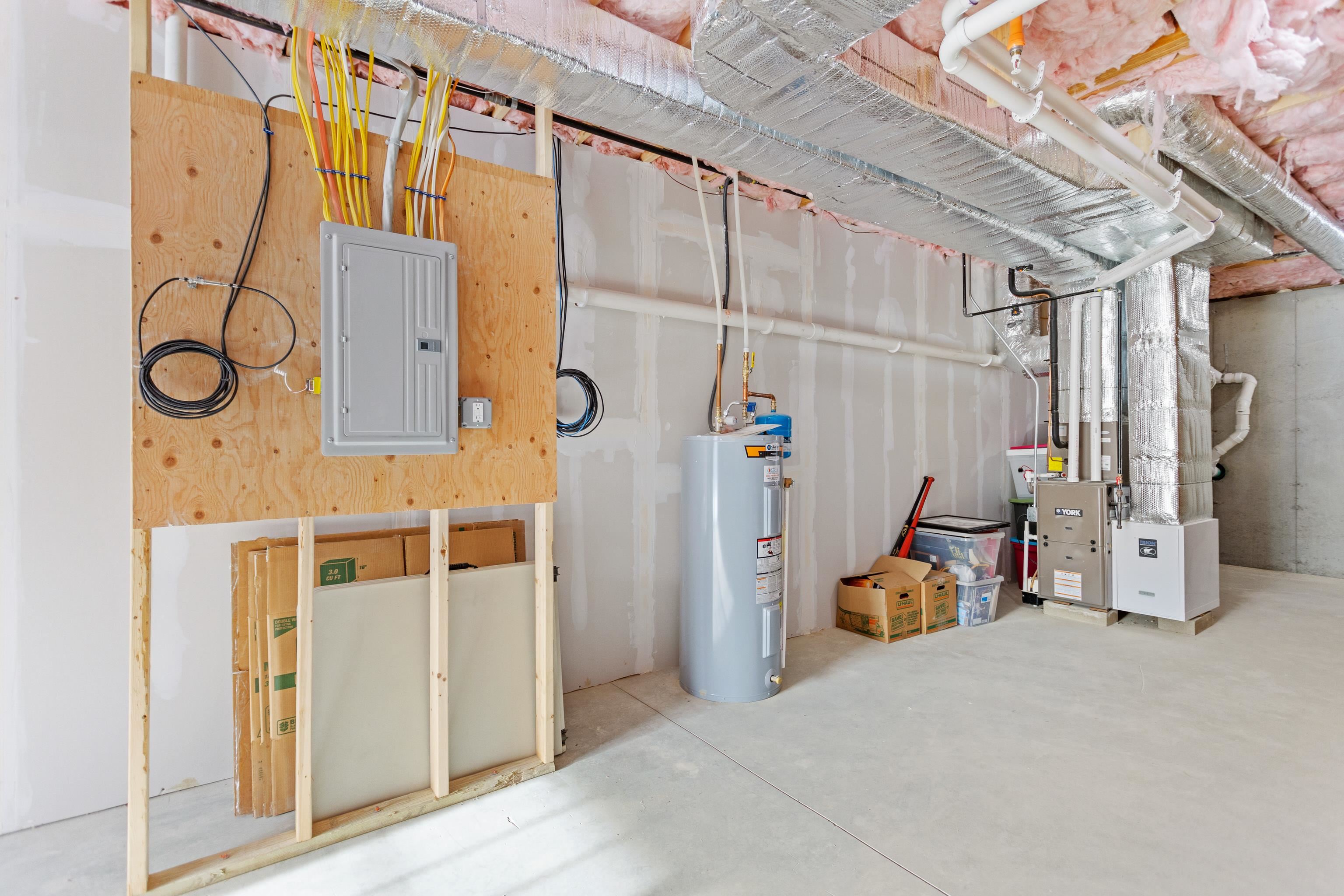 55 Forestedge Way Manchester, NH 03102 - Photo 26 of 41