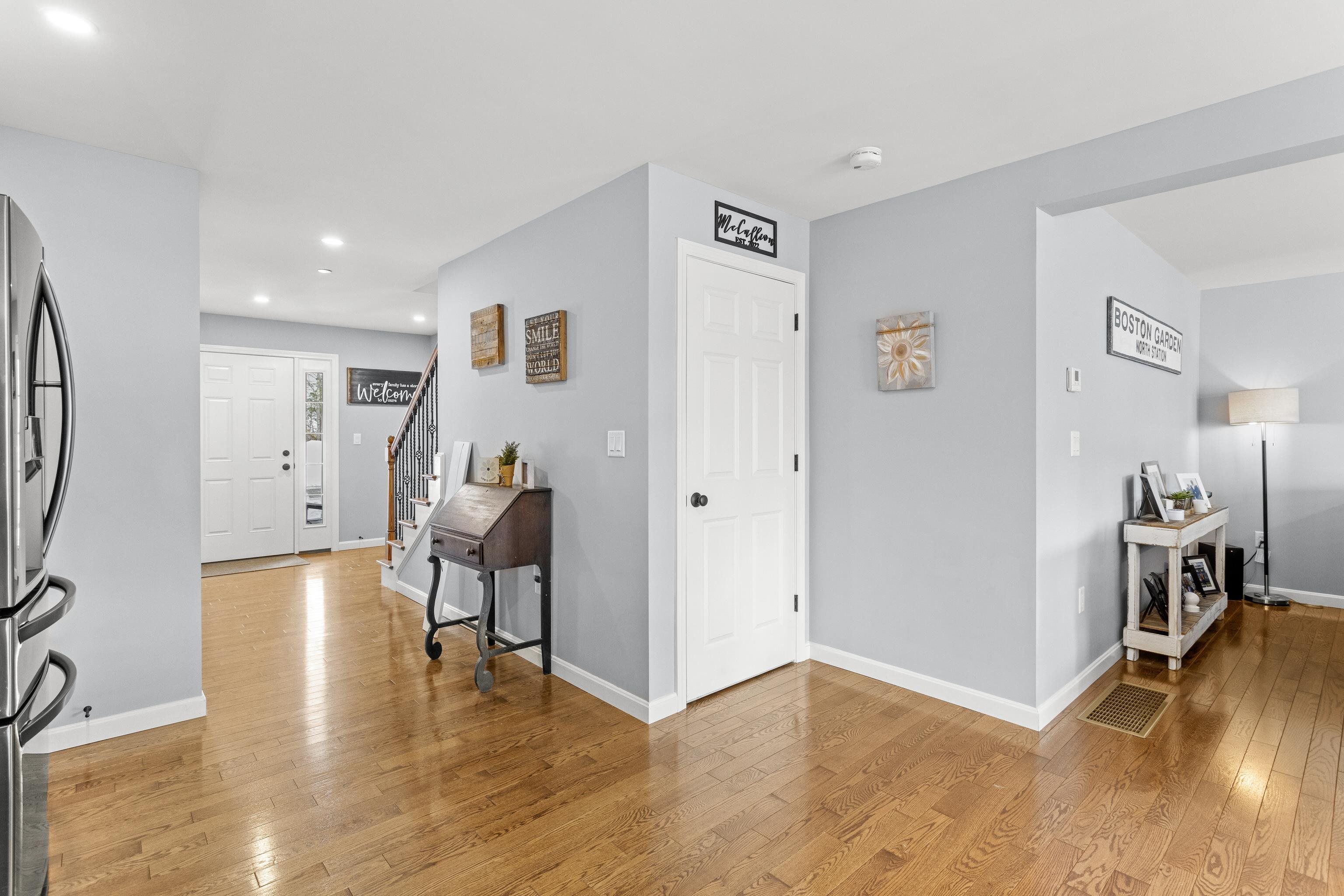 55 Forestedge Way Manchester, NH 03102 - Photo 9 of 41