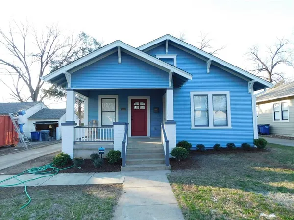 $2,450 | 210 East 6th Street, Dallas, TX 75203