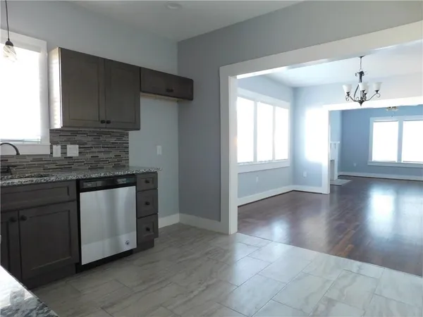 $2,450 | 210 East 6th Street, Dallas, TX 75203