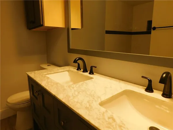 $2,450 | 210 East 6th Street, Dallas, TX 75203