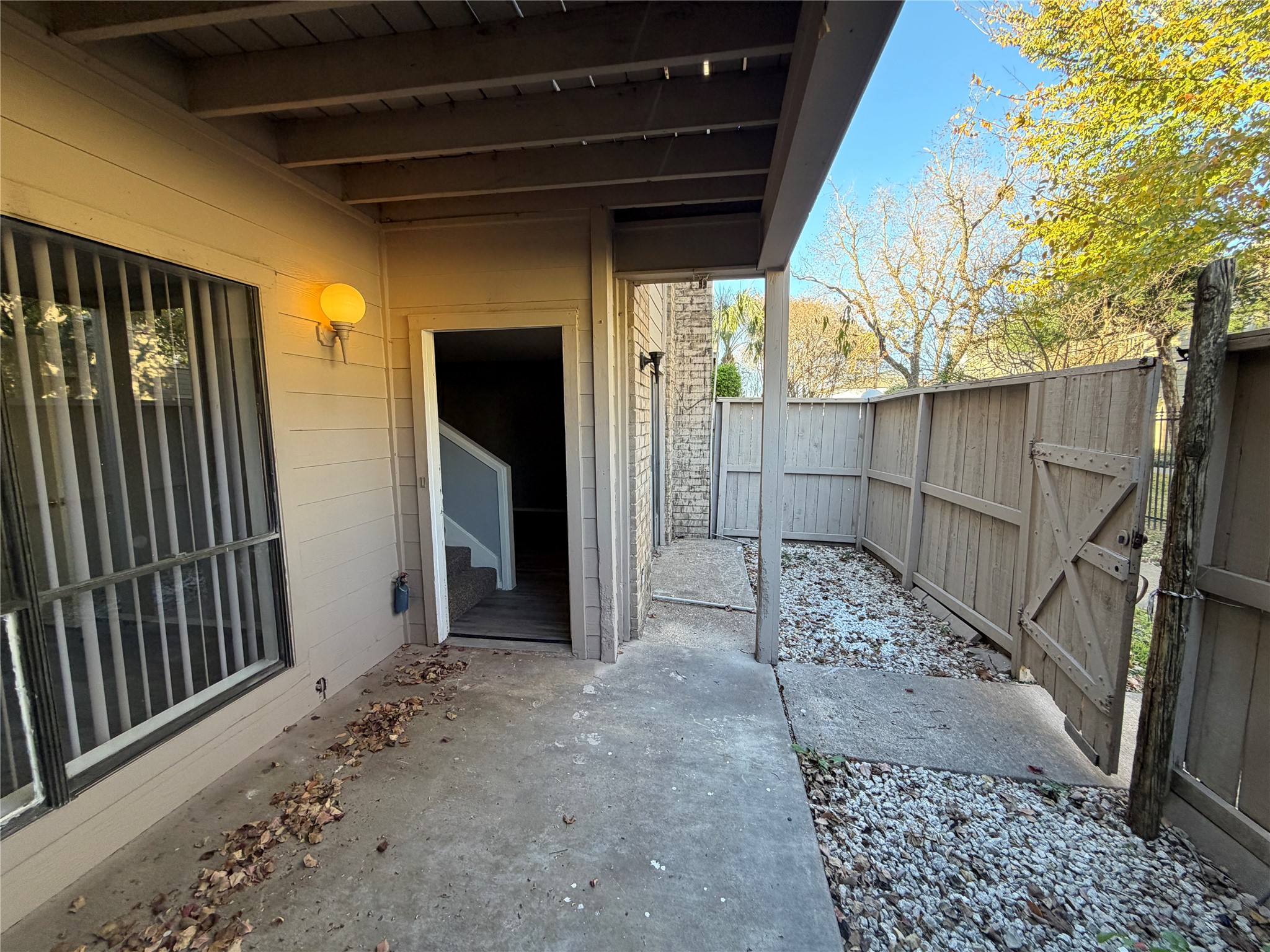 9461 Pagewood Lane, Unit 9461 Houston, TX 77063 - Photo 4 of 33 a view of small space