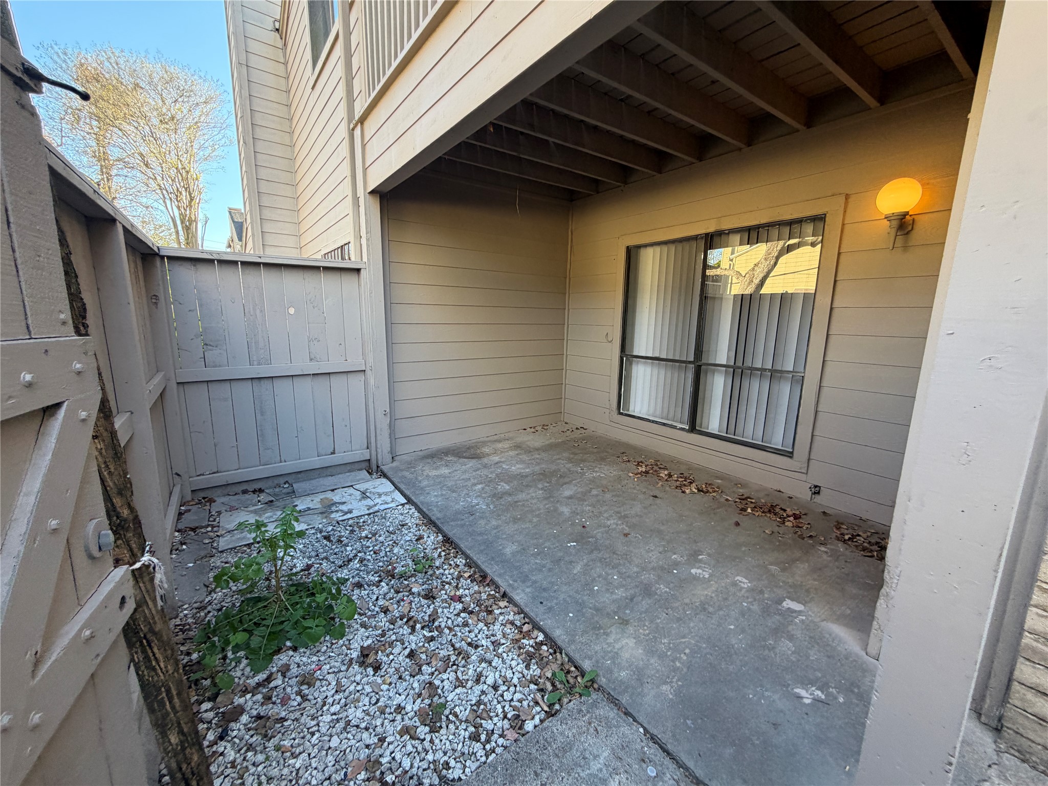 9461 Pagewood Lane, Unit 9461 Houston, TX 77063 - Photo 5 of 33 a view of a backyard space