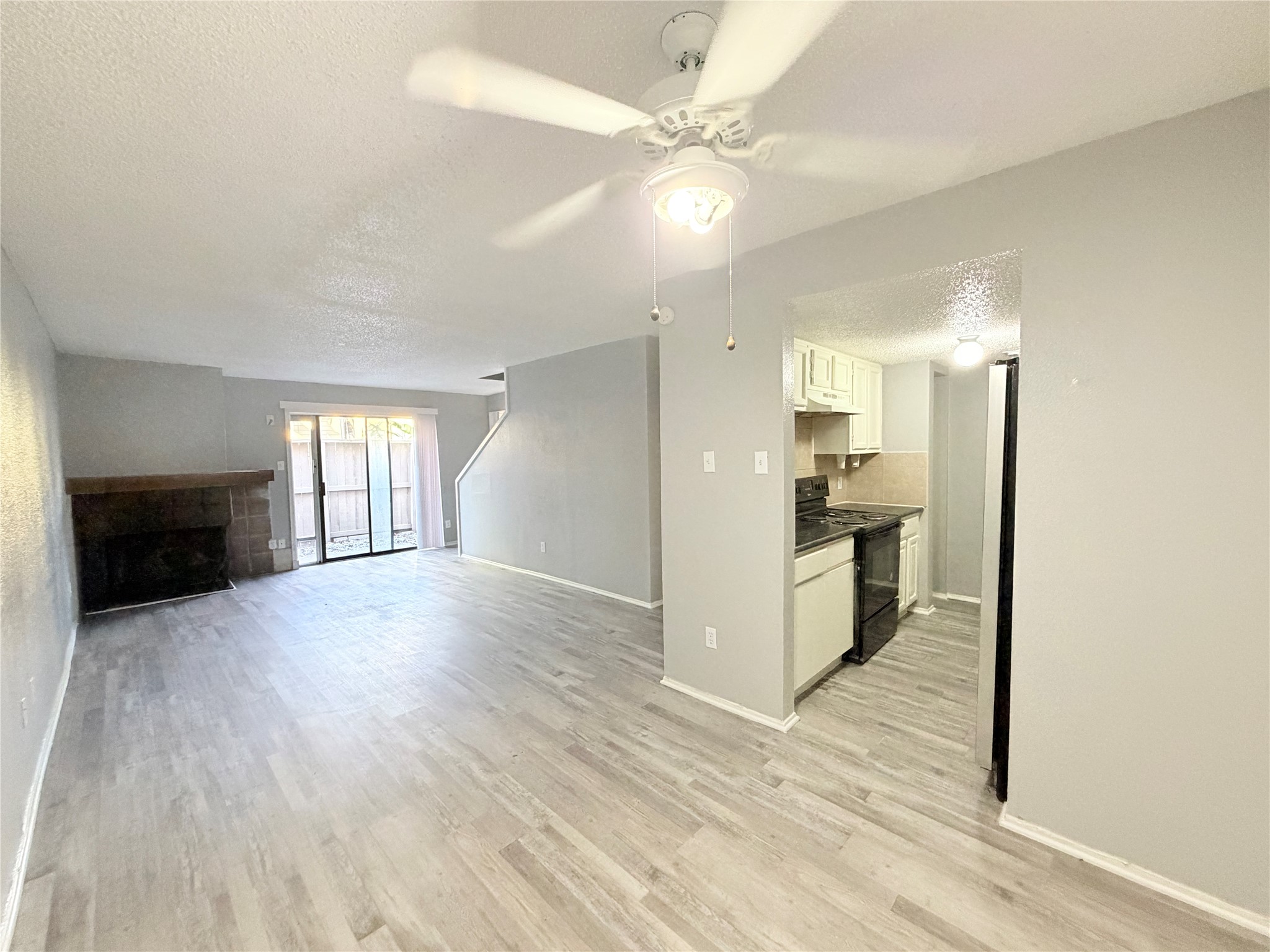 9461 Pagewood Lane, Unit 9461 Houston, TX 77063 - Photo 8 of 33