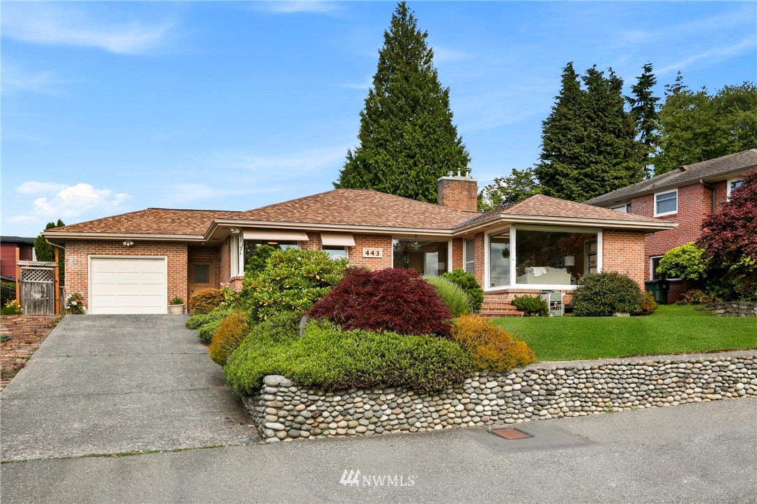 443 View Ridge Drive Everett, WA 98203 - Photo 1 of 35 a front view of a house with a garden