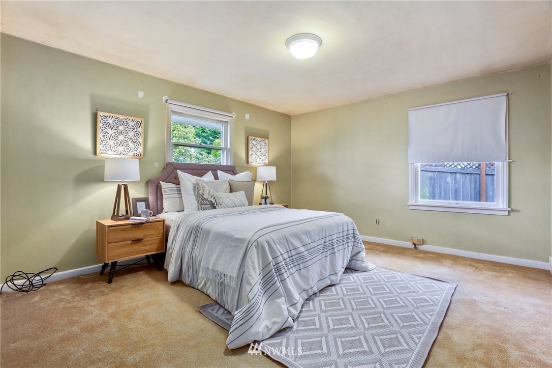 443 View Ridge Drive Everett, WA 98203 - Photo 20 of 35 a bedroom with a bed and a window