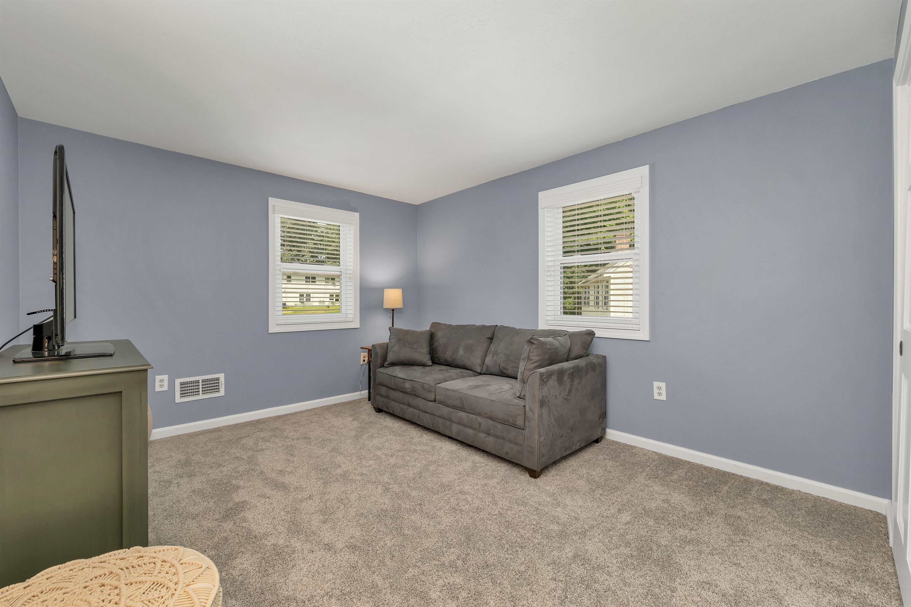 5 Sarah Lane Derry, NH 03038 - Photo 17 of 54